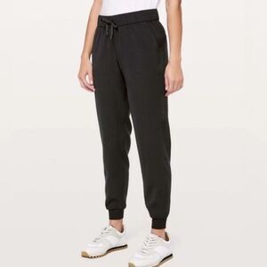 Lululemon On the Fly Jogger Luxtreme in Black Women’s Size 4 W5CPJS